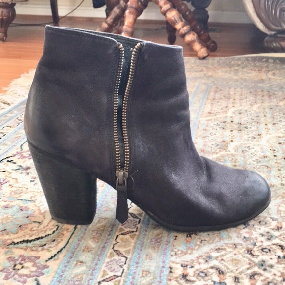 bp Shoes - BP nordstrom black heel comfy zip boots booties